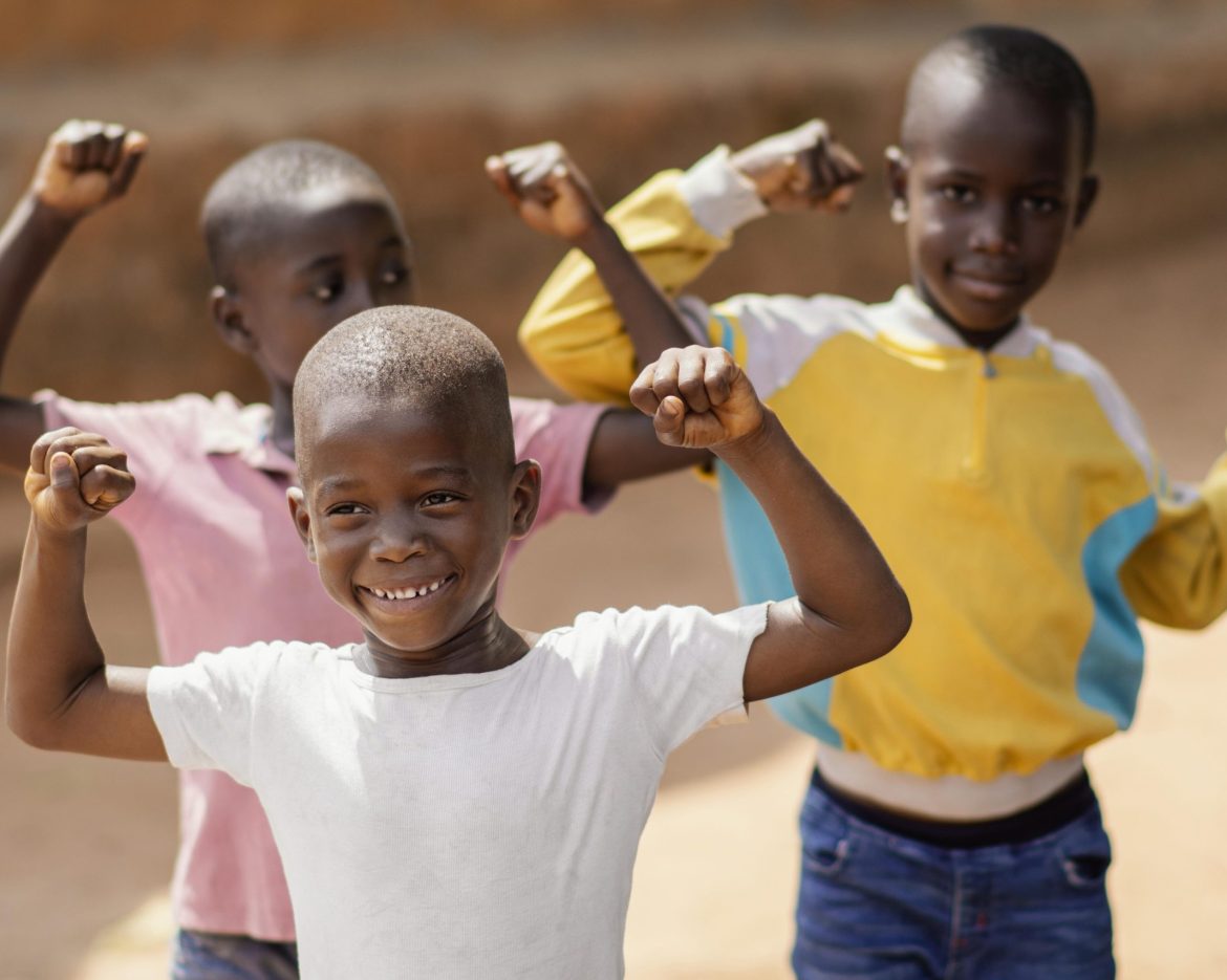 medium-shot-smiley-african-boys